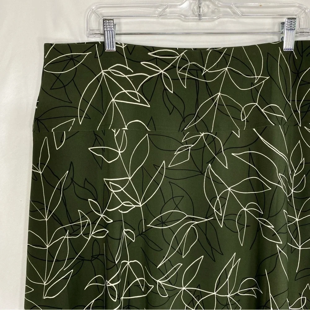 Rob & Ali Dark Olive Leaf Line Print Stretch Skirt